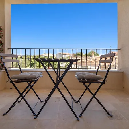 Deux Standing Duplex Proche St. Tropez Apartment *